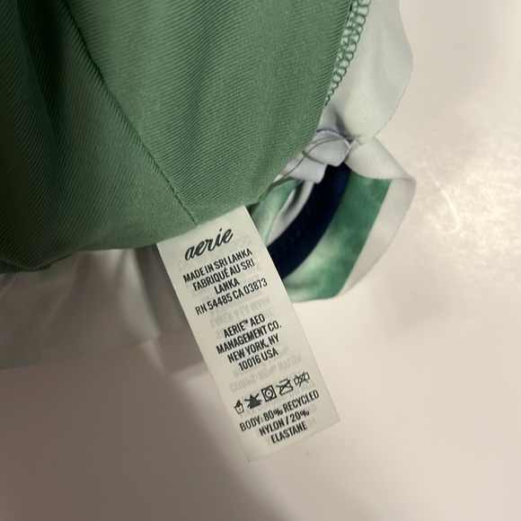 Aerie scoop
Ruffle bikini top small - Picture 4 of 5